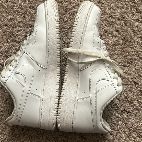 WHITE AIR FORCES size 8.5 - Picture 2 of 5